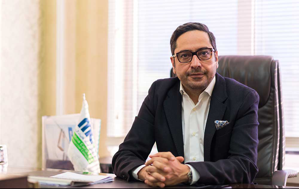 مهرداد حیدرپور، مدیرعامل شرکت بازرگانی مبنا کارت آریا