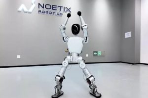 ربات انسان‌نمای Bumi؛ ربات ۱۴۰۰ دلاری چینی که با مهارتش در رقص همه را شگفت‌زده کرد