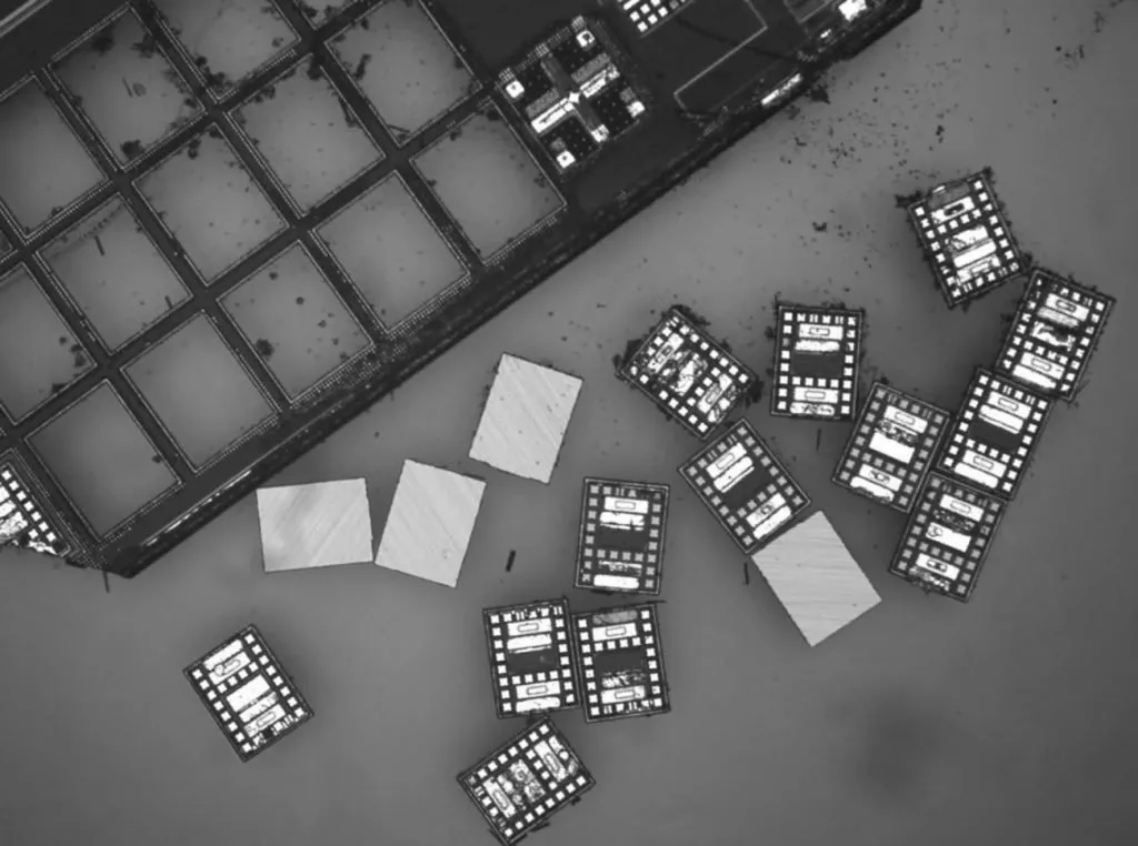 کوچکترین ربات برنامهپذیر جهان